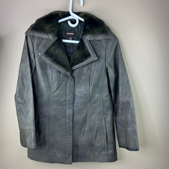 Danier Green Button Down Faux Fur Lining Leather Jacket - Picture 1 of 14